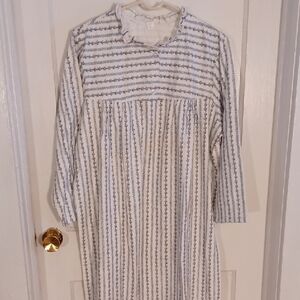 Striped Women's Flannel Night Gown Size Xlarge